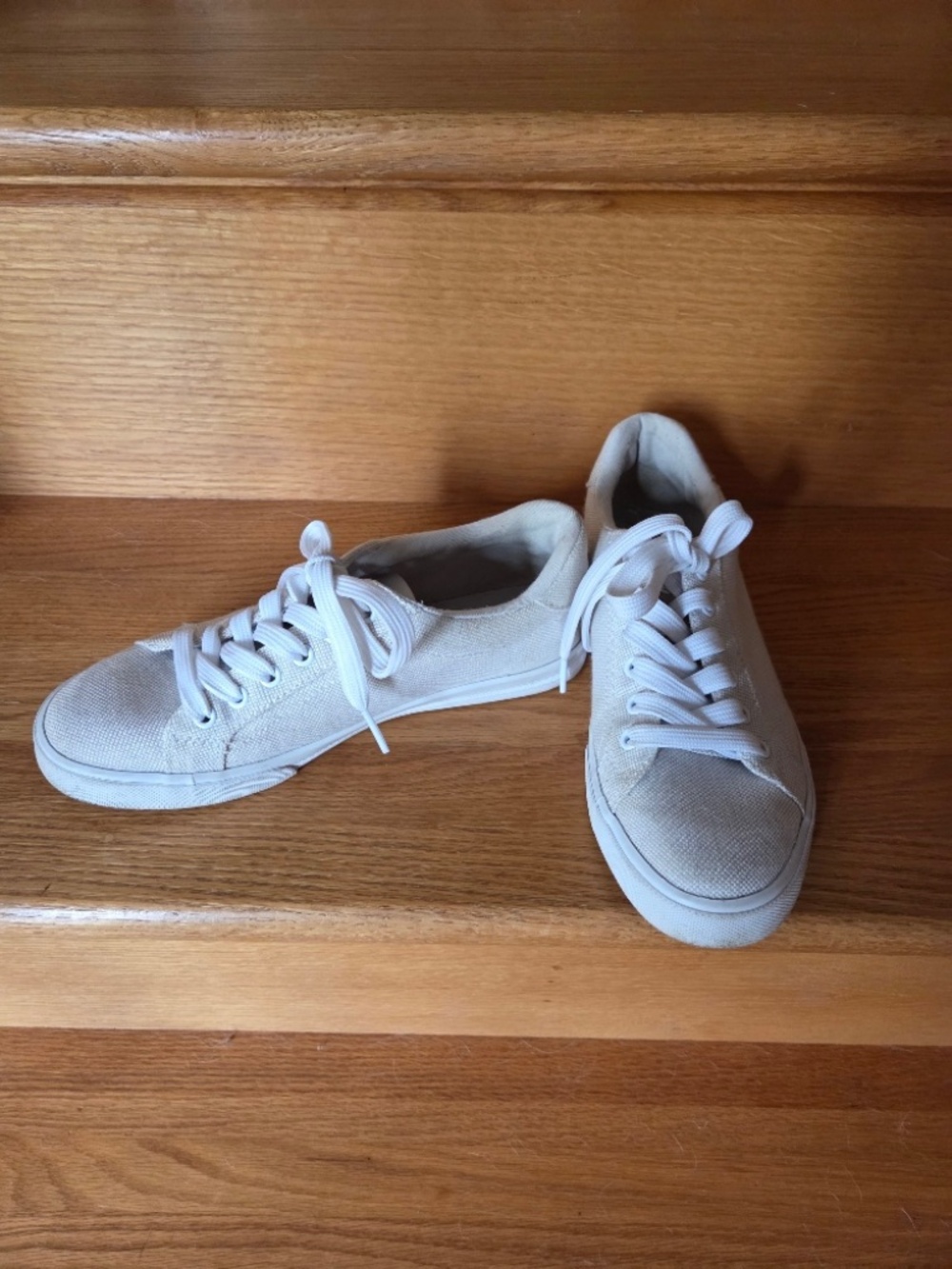Womens Tommy Hilfiger Canvass Sneakers Size 6-1/2 M